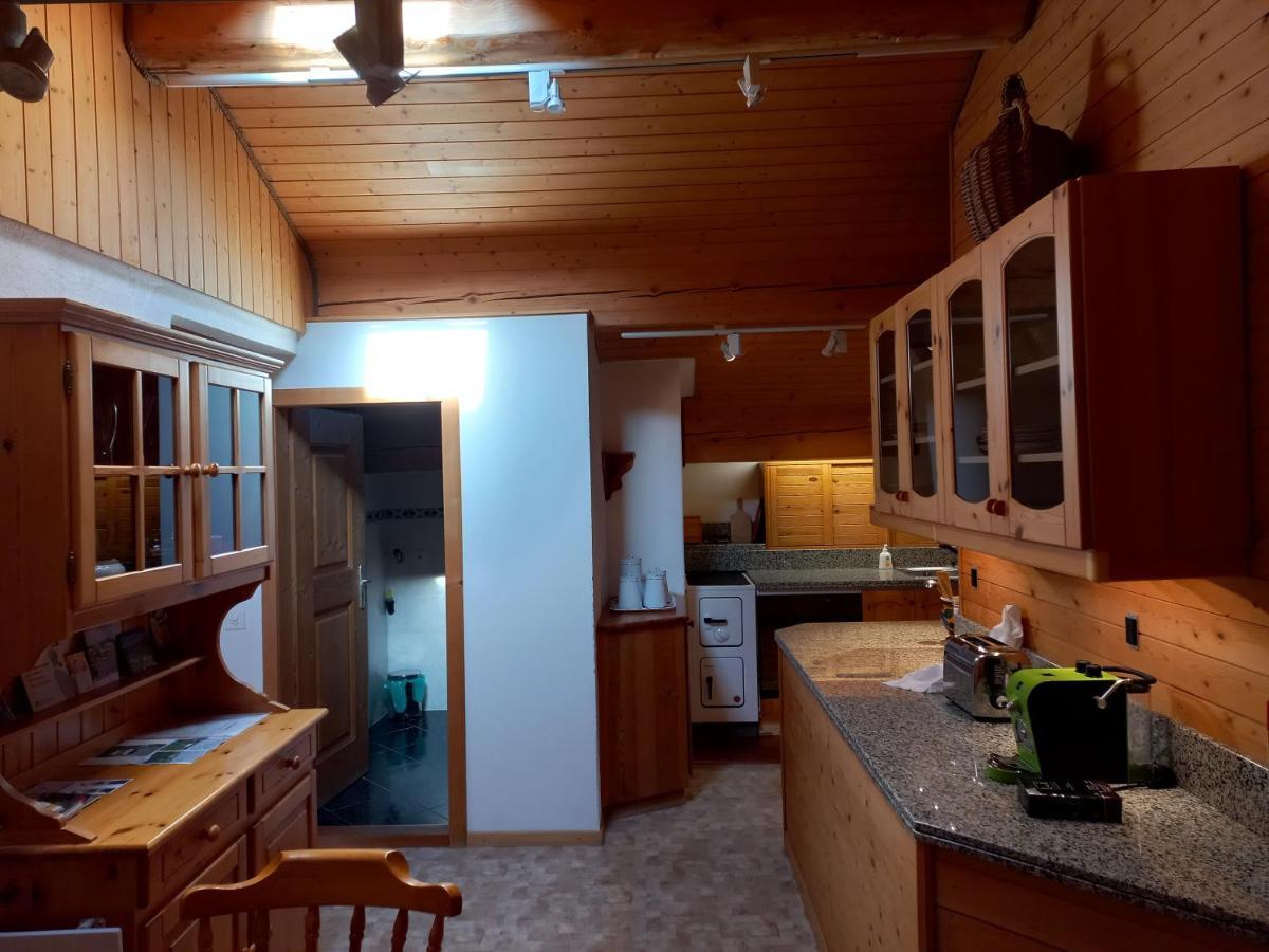 Confortevole Mansarda Di Montagna Poschiavo Exterior photo